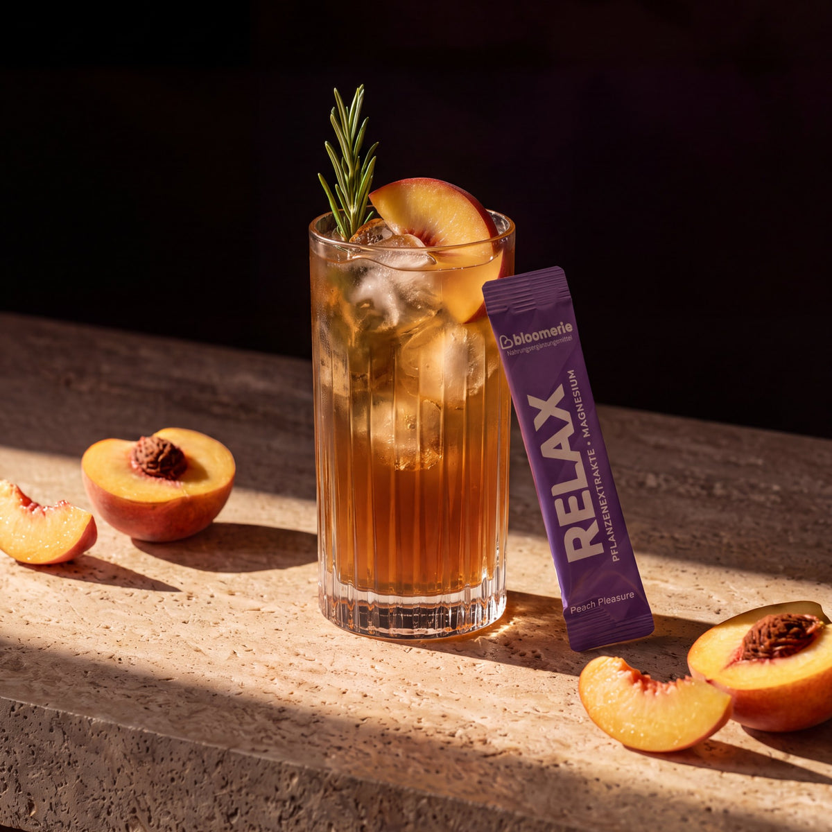 RELAX Stick mit Peach Pleasure Drink an der Bar