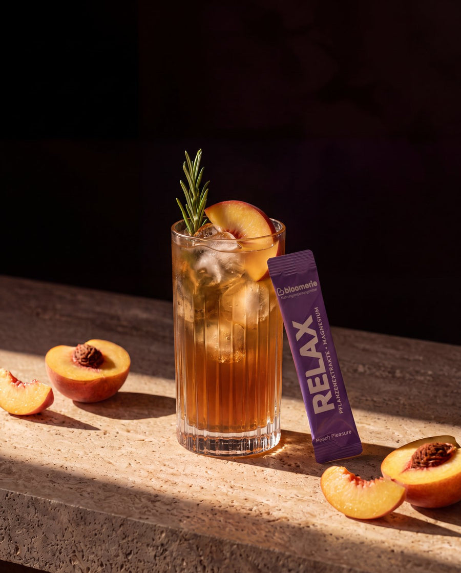 RELAX Peach Pleasure Drink mit RELAX Stick an der Bar
